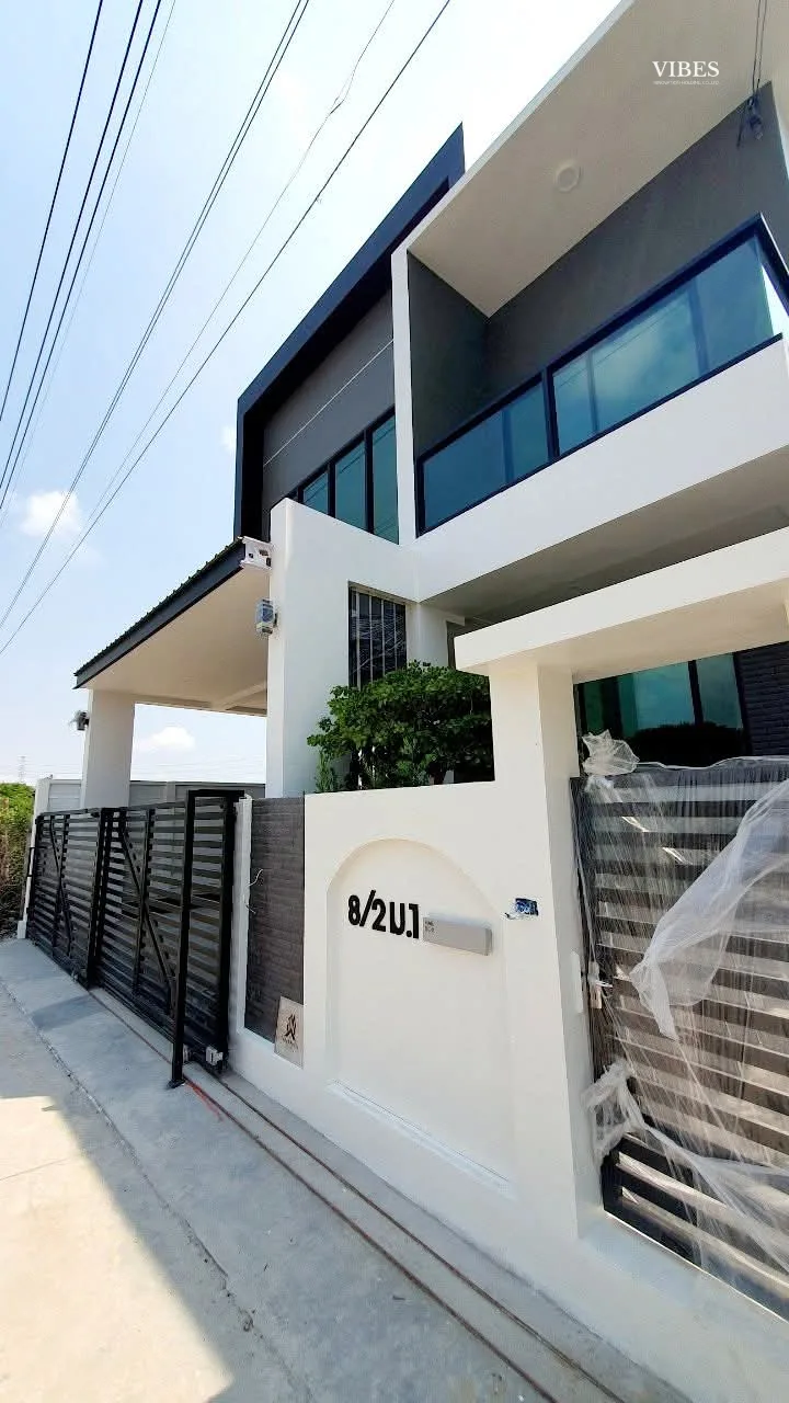 บ้านใหม่พร้อมอยู่ โครงการ Tanaphol Property ใกล้เมกาบางนา (รับจดทะเบียนบริษัท) - 3
